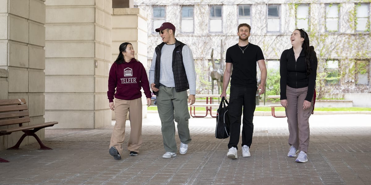 Your First-Year Compass: Navigating University with a Peer Mentor